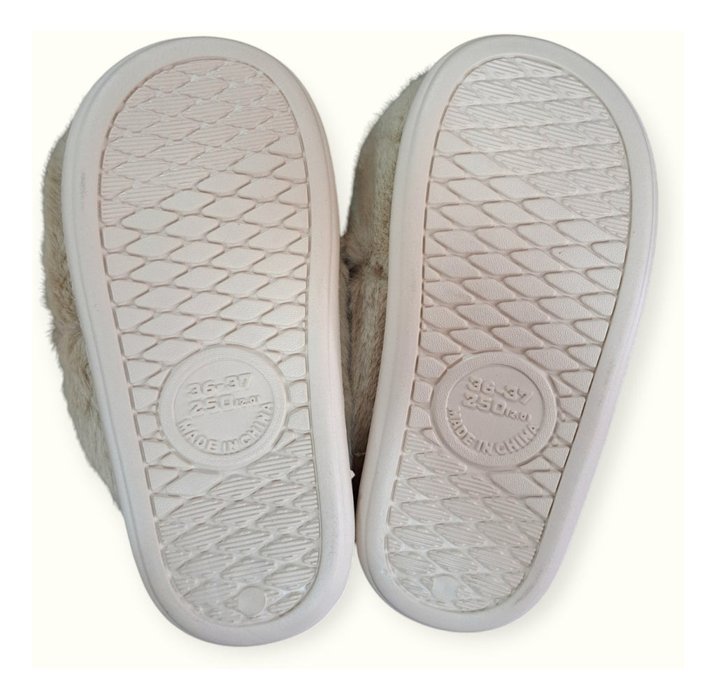 Pantufla De Capybara Carpincho Calidad Importada Kawaii